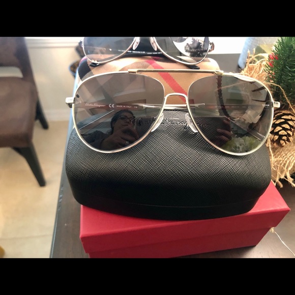NEW AUTHENTIC SUNGLASSES !! main image 6